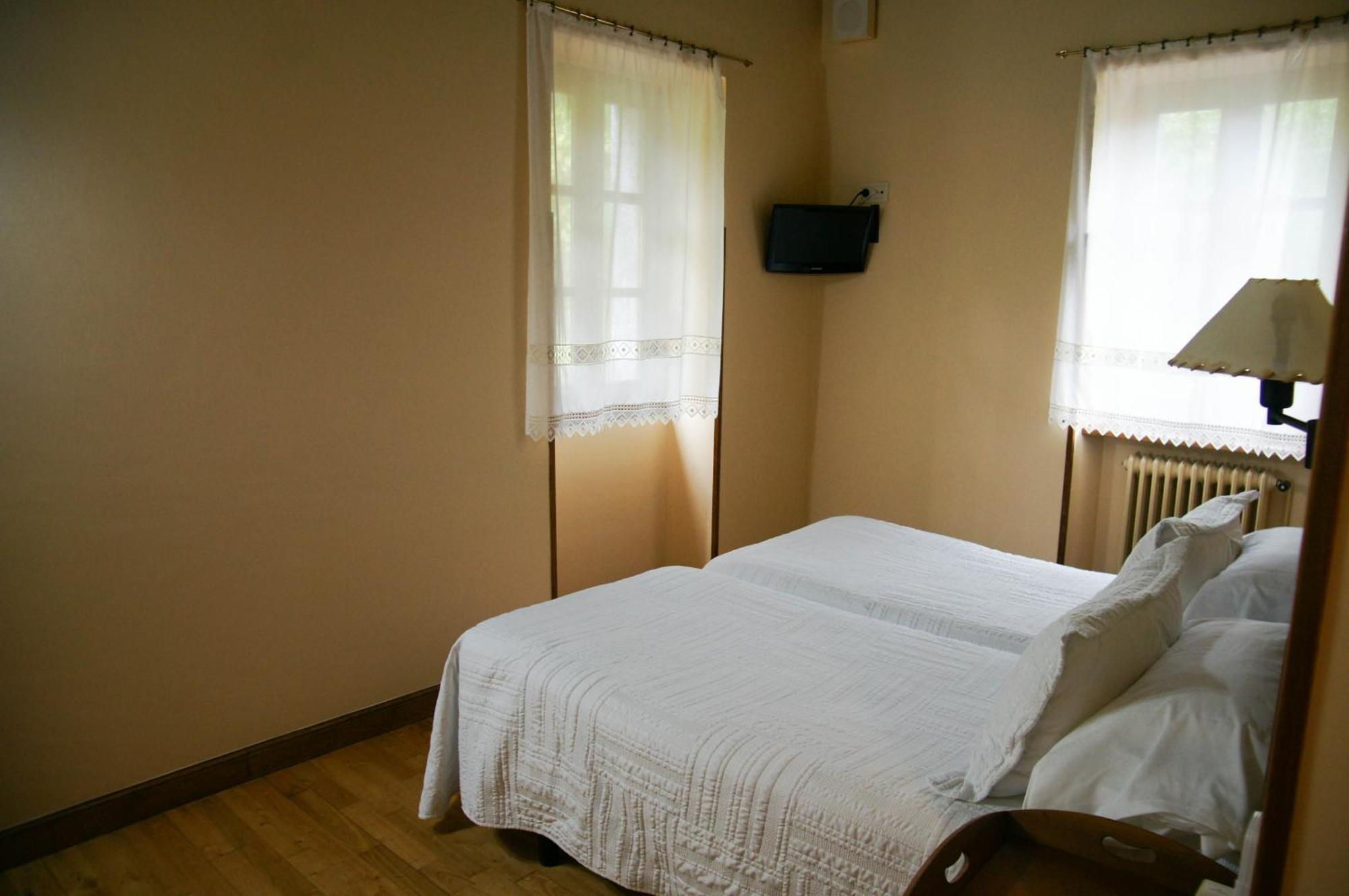 Hotel Rural Irigoienea Urdax Oda fotoğraf